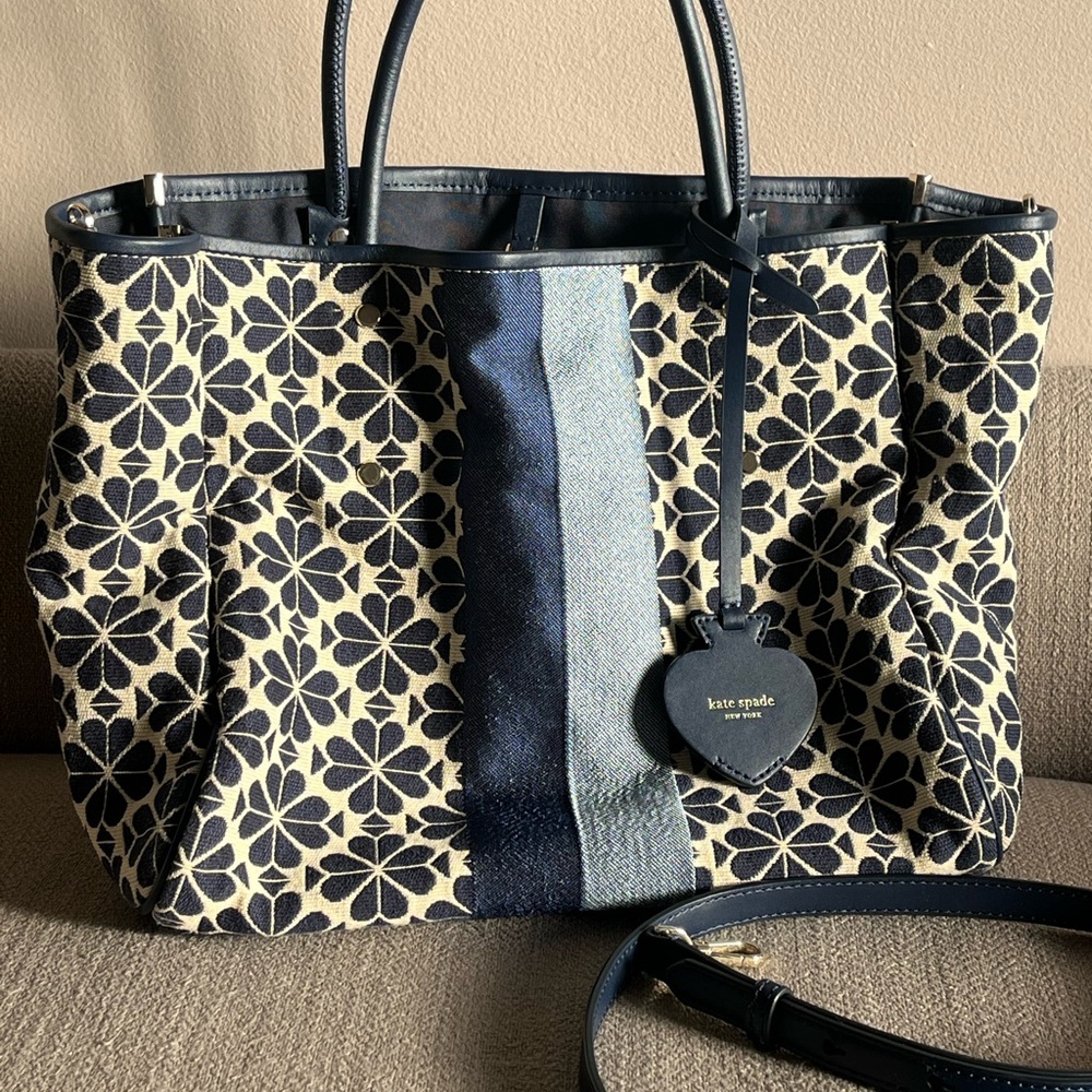 Kate Spade ♠️ market tote bag Navy and Cream Floral spade Tote bag crossbody